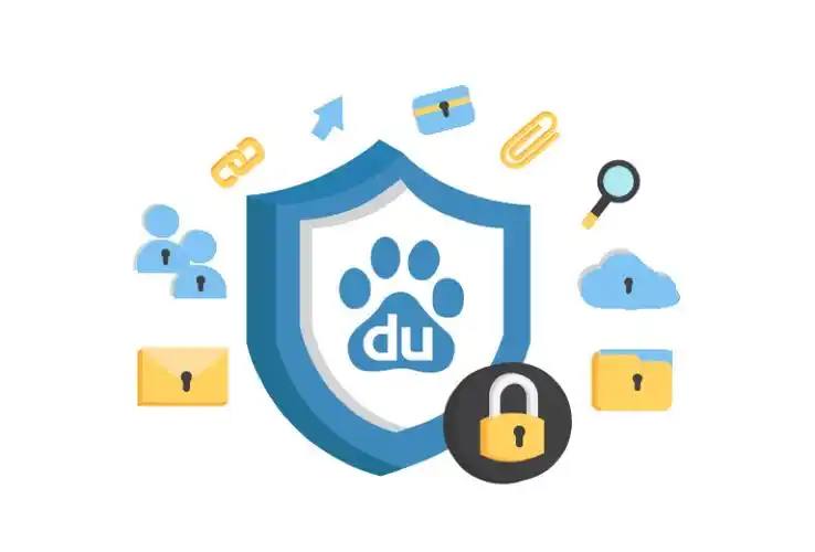 吴磊背着网球拍机场出发